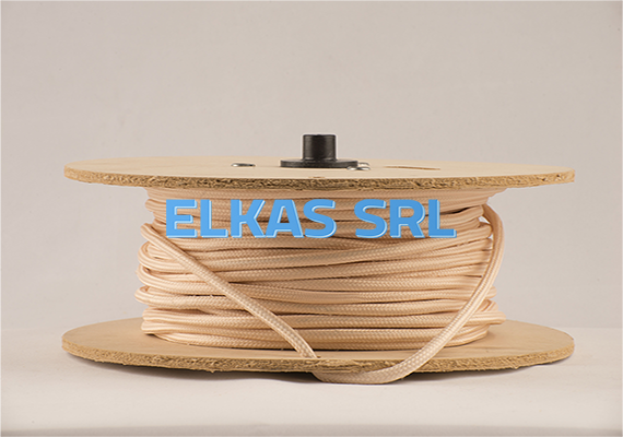 Nossos cabos são certificados. Eles também têm um processo de colagem que os impede de serem desintegrados em sua armadura